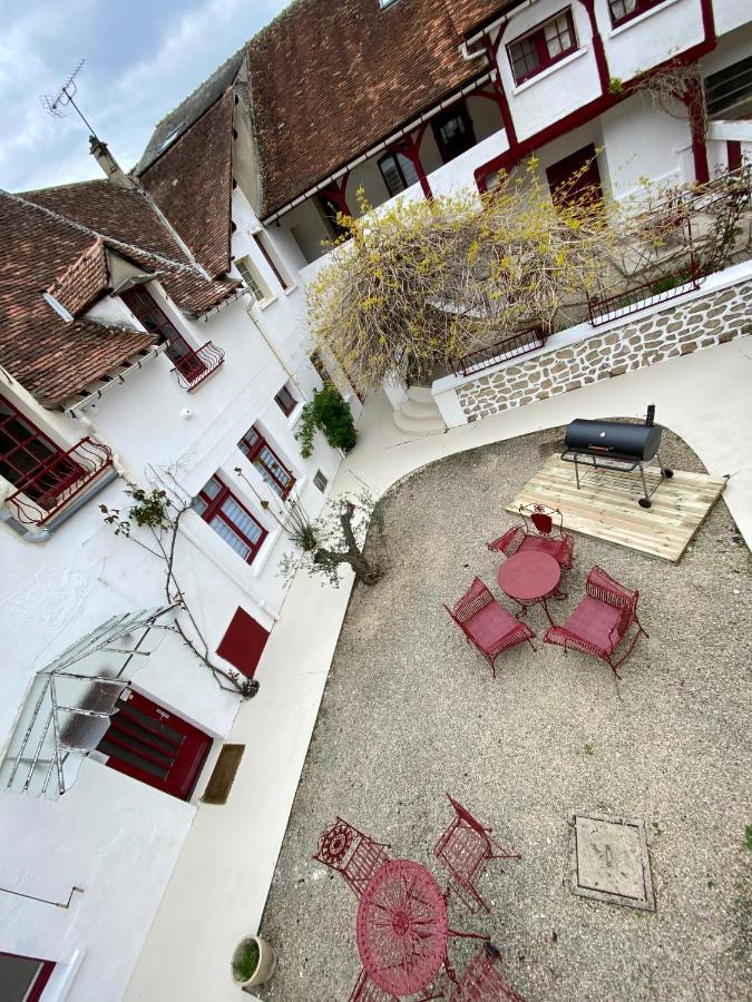 Hotel Nuit En Brenne Le Blanc Exterior foto