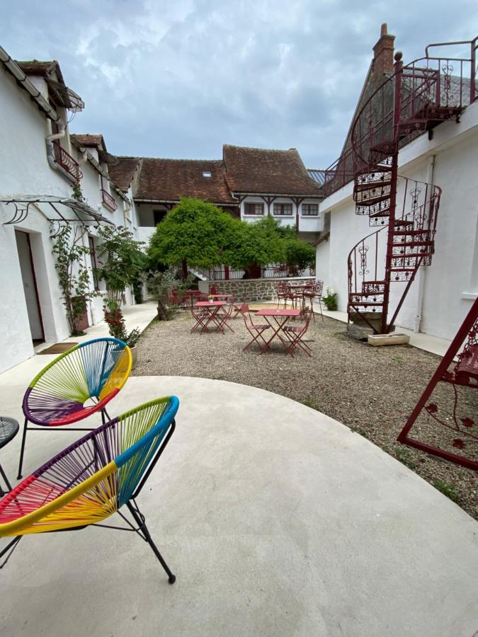 Hotel Nuit En Brenne Le Blanc Exterior foto